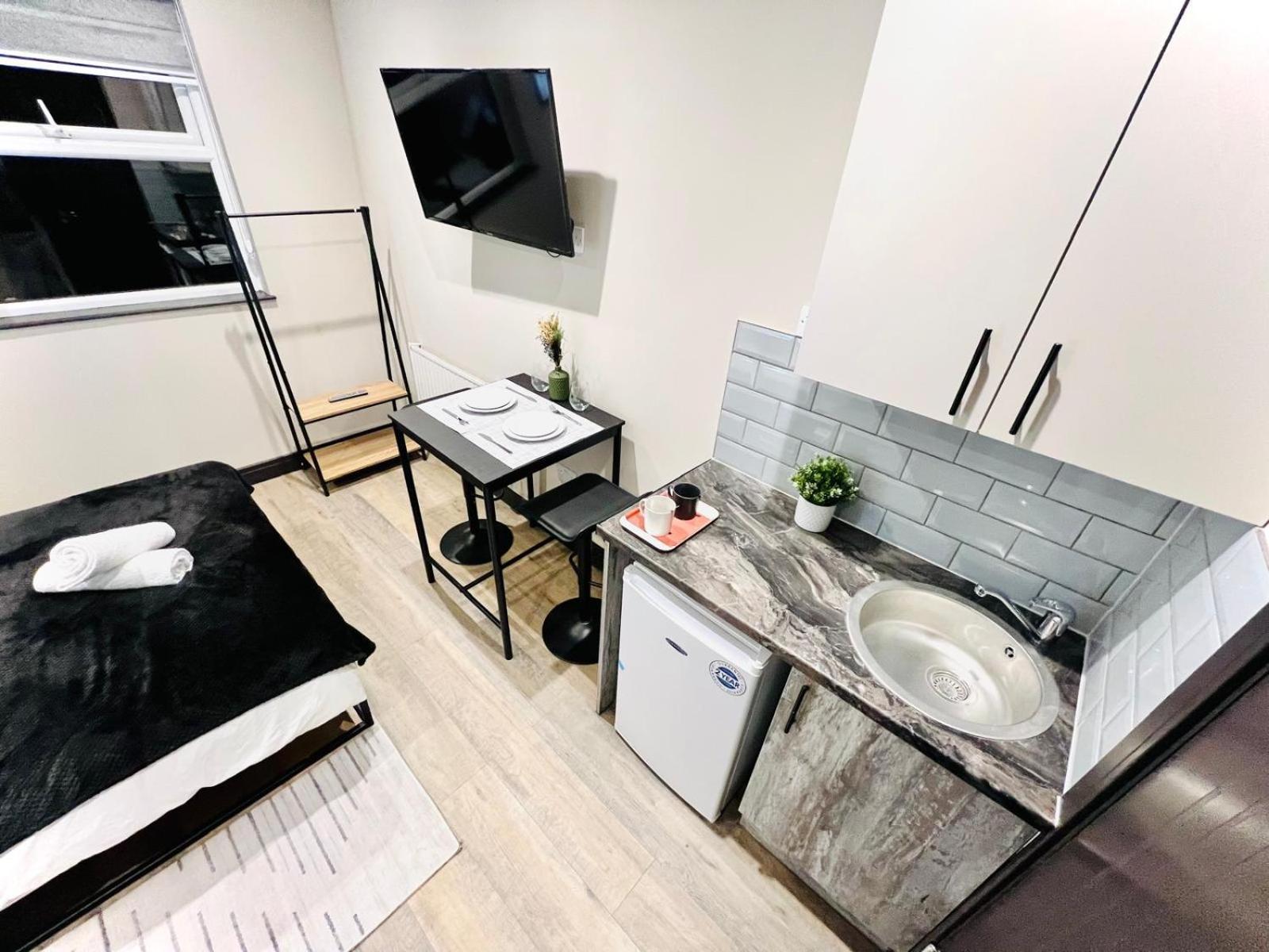 London 72 City Center Studio Top Location I 외부 사진