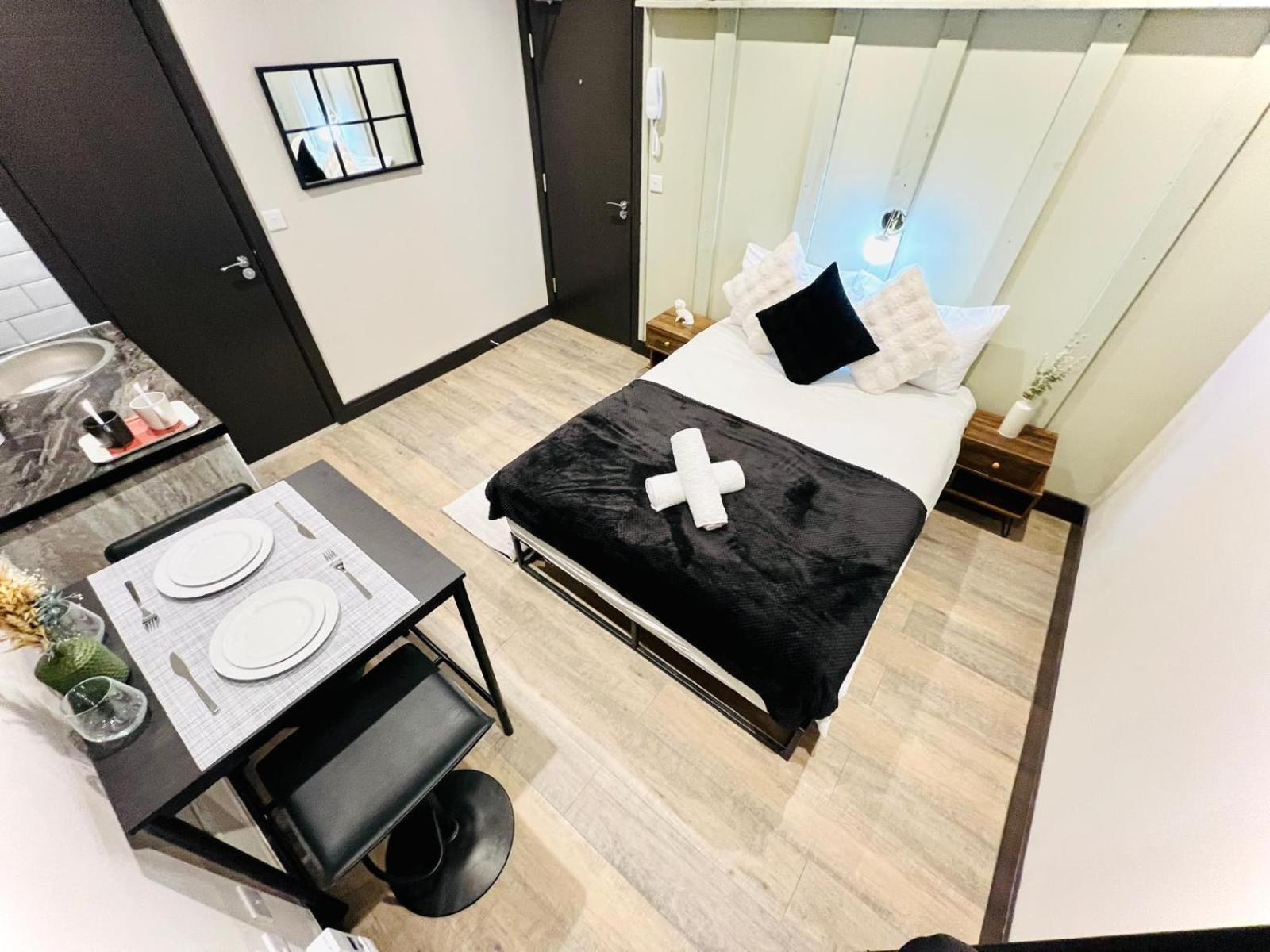 London 72 City Center Studio Top Location I 외부 사진
