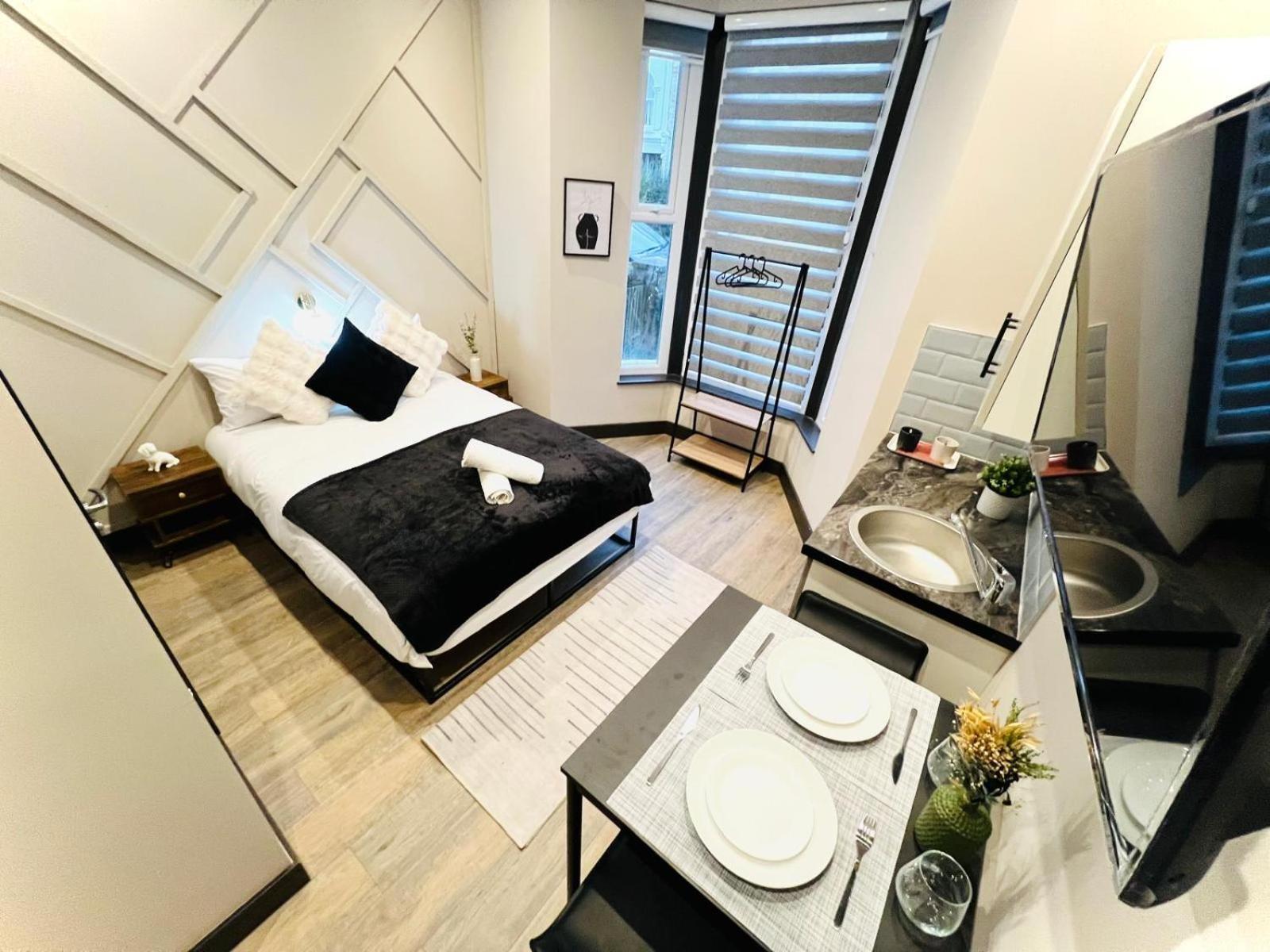 London 72 City Center Studio Top Location I 외부 사진