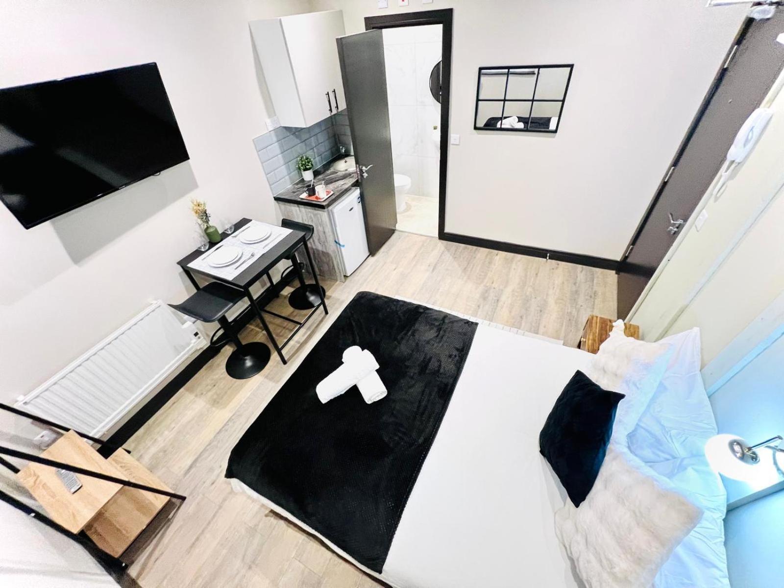 London 72 City Center Studio Top Location I 외부 사진