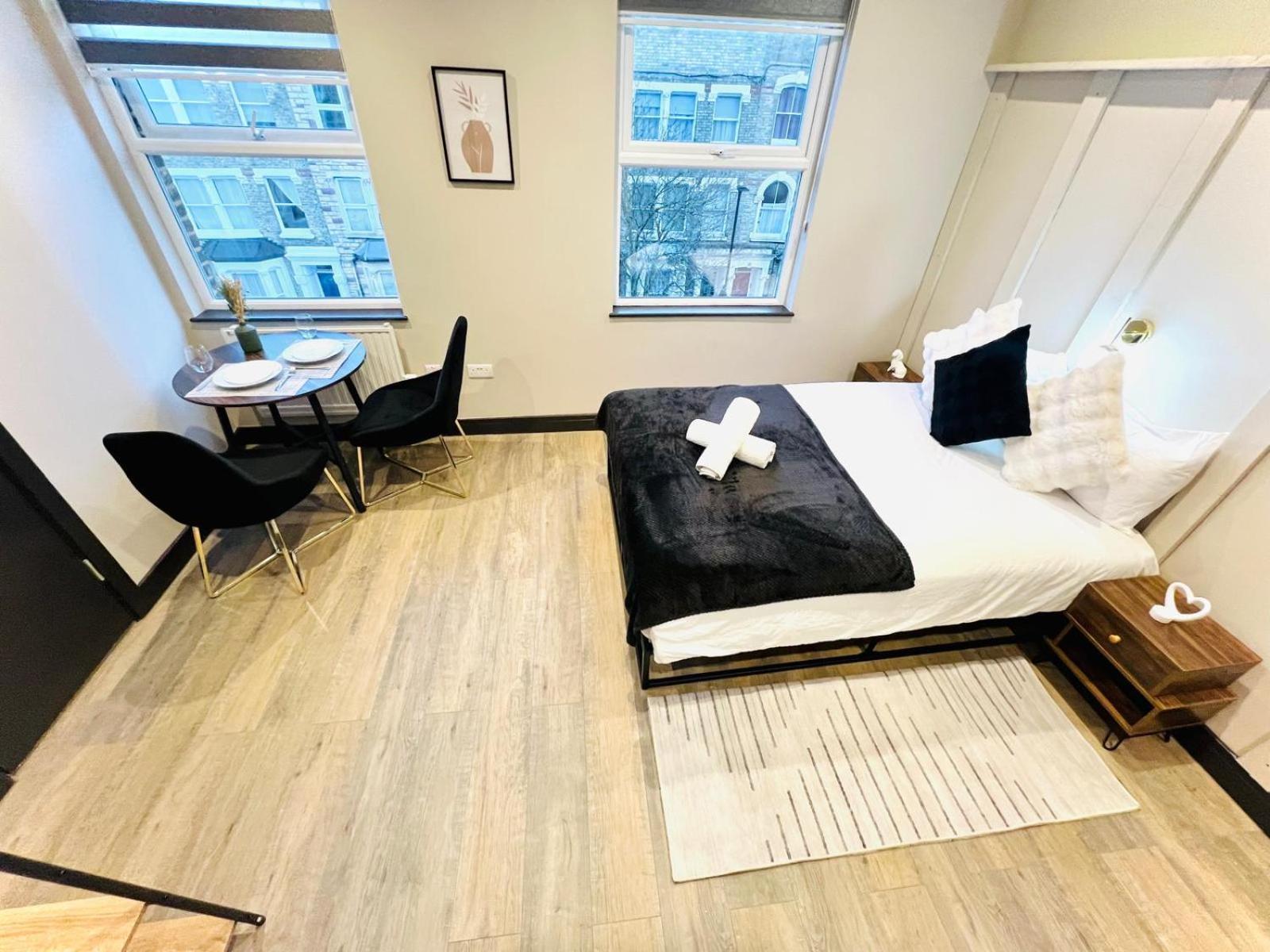 London 72 City Center Studio Top Location I 외부 사진