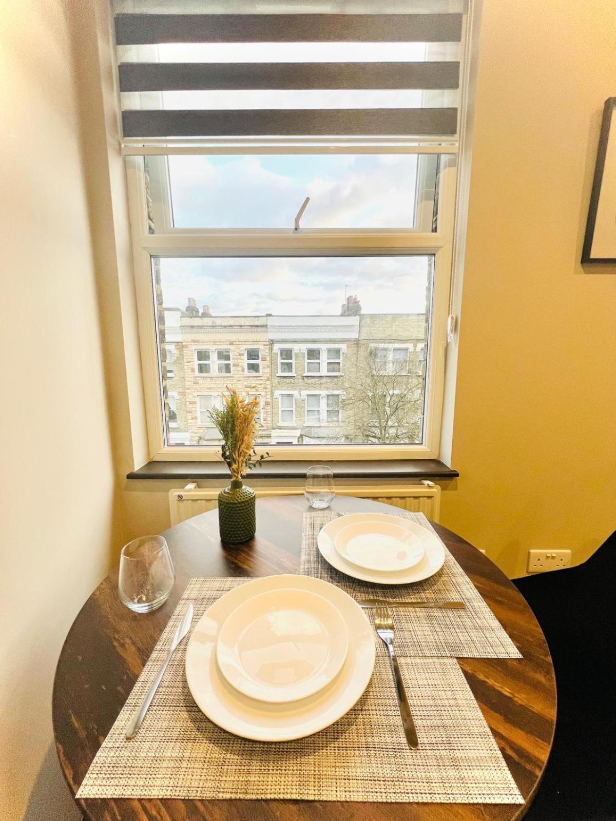 London 72 City Center Studio Top Location I 외부 사진